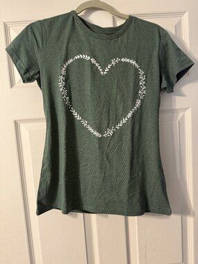 Instant Message Floral Heart Outline Short Sleeve Graphic Tee Small